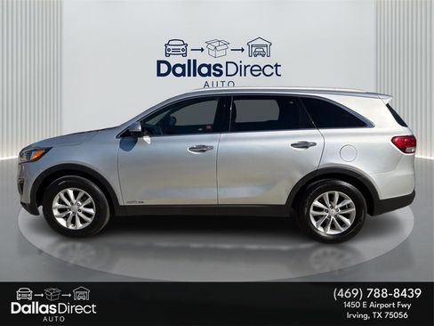 Used 2017 Kia Sorento LX image 9