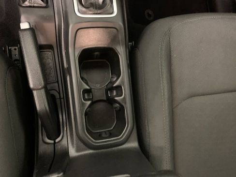 Used 2022 Jeep Wrangler Sport S image 24