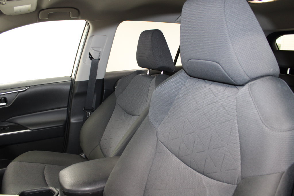 Used 2025 Toyota RAV4 XLE AWD/4WD image 13