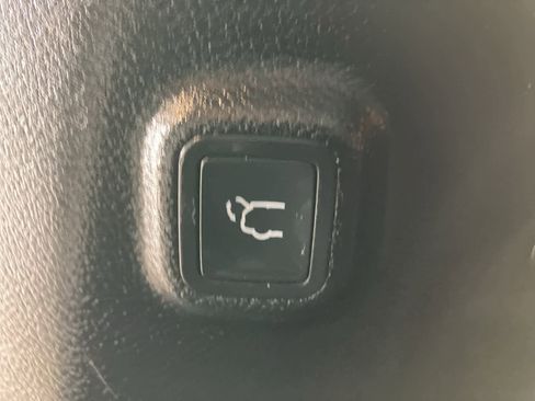 Used 2020 Jeep Cherokee Limited image 29