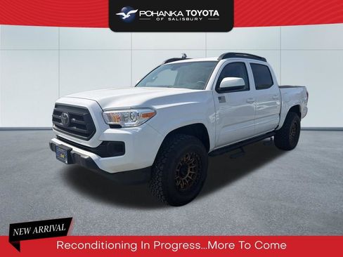 Used 2022 Toyota Tacoma SR image 1