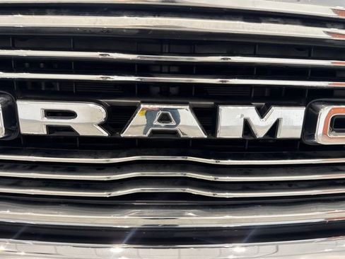 Used 2024 RAM 1500 Laramie AWD/4WD image 11