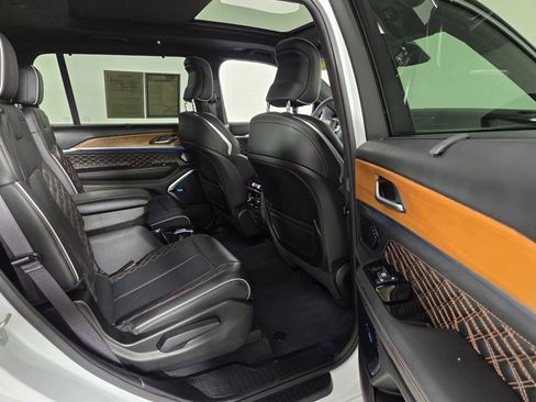 Used 2023 Jeep Grand Cherokee L Summit AWD/4WD image 35