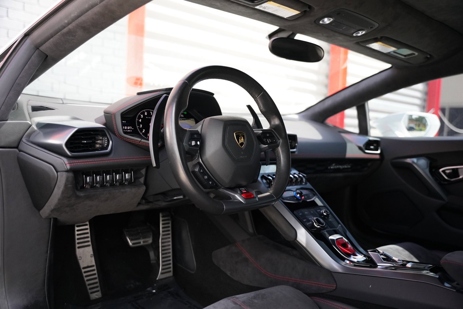 Used 2015 Lamborghini Huracan LP 610-4 AWD/4WD image 19