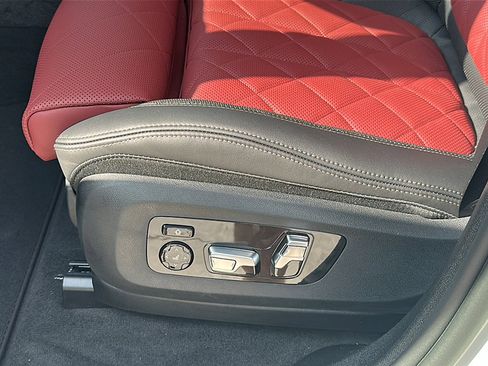 New 2026 BMW X6 xDrive40i w/ Climate Comfort Package image 12