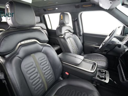 Used 2024 Rivian R1S Adventure AWD/4WD image 23