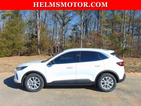 Used 2023 Ford Escape Active image 2