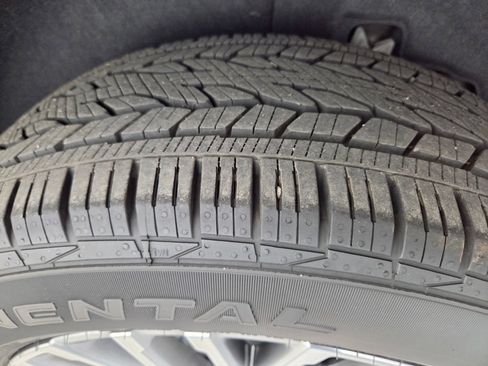 Used 2026 GMC Acadia Denali w/ LPO, Floor Liner Package AWD/4WD image 14