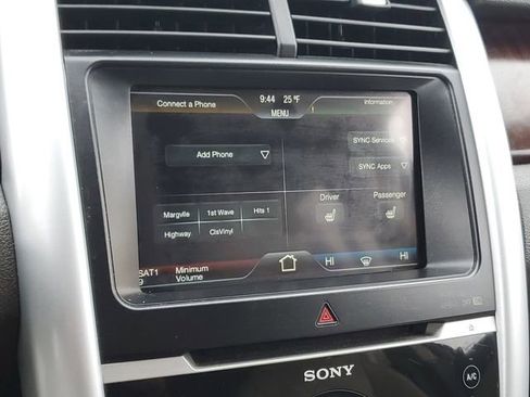 Used 2011 Ford Edge Limited image 17