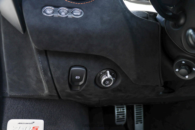 Used 2025 McLaren 750S RWD image 45