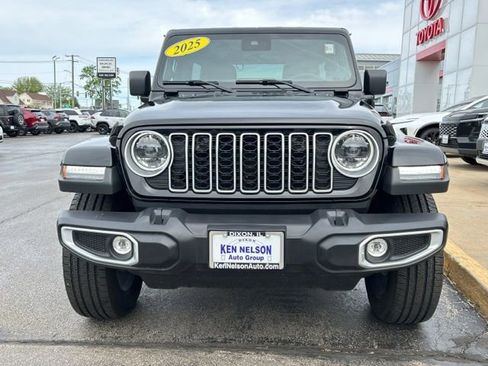 Used 2025 Jeep Wrangler Unlimited Sahara w/ Safety Group AWD/4WD image 2