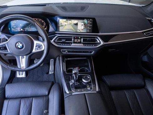 Used 2020 BMW X7 M50i w/ Dynamic Handling Package image 24