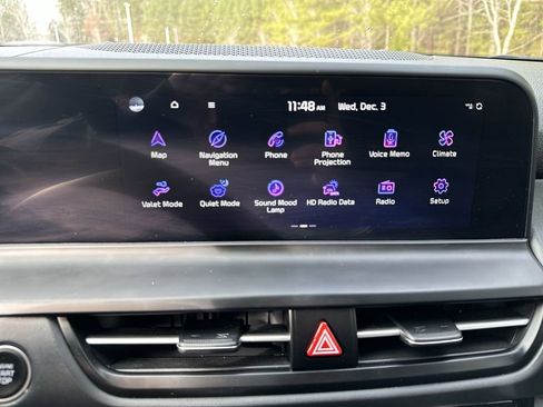 Used 2024 Kia Seltos SX w/ SX Sunroof Package image 12