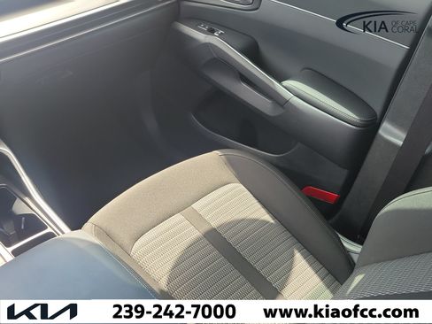 Certified 2025 Kia Sorento LX FWD image 18