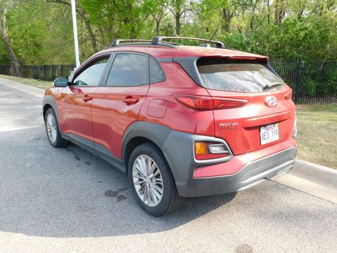 Used 2021 Hyundai Kona SEL image 3