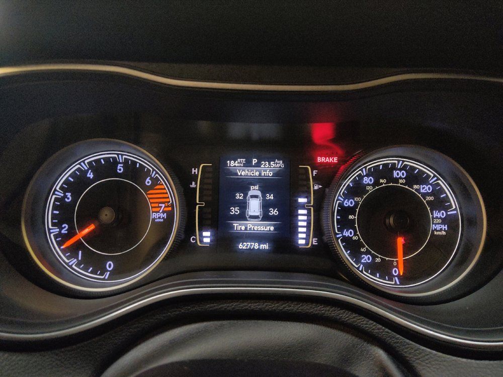 Used 2020 Jeep Cherokee Latitude Plus FWD image 23