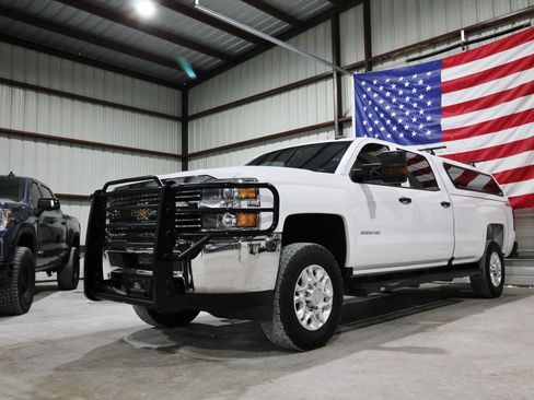 Used 2018 Chevrolet Silverado 2500 W/T w/ Snow Plow Prep Package AWD/4WD image 3