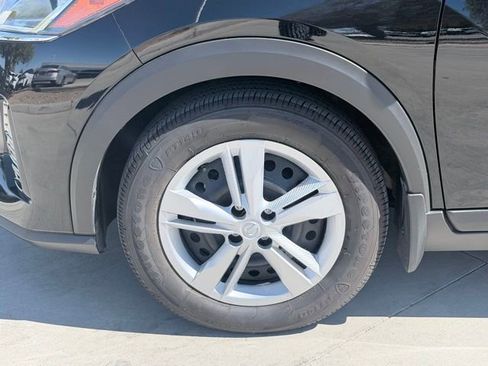 Certified 2025 Nissan Kicks Play S image 31