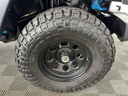 Used 2017 Jeep Wrangler Unlimited Sport AWD/4WD image 27