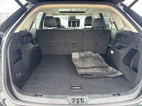 Used 2024 Ford Edge SEL w/ Convenience Package image 11