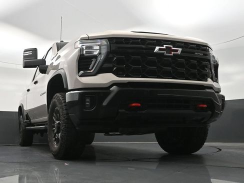 Used 2026 Chevrolet Silverado 2500 ZR2 AWD/4WD image 30