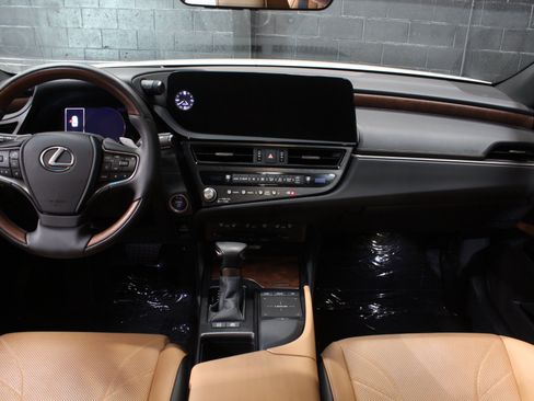 Used 2022 Lexus ES 300h Ultra Luxury w/ Accessory Package 2 FWD image 26