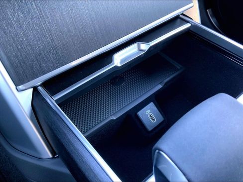 New 2026 Land Rover Range Rover SE image 22