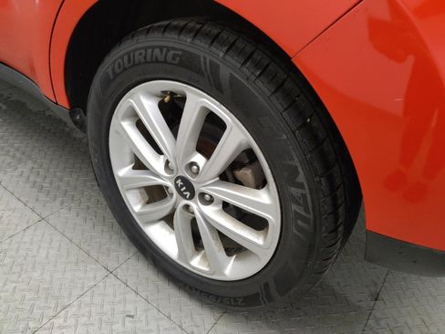 Used 2017 Kia Soul + image 29