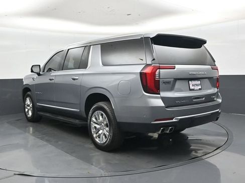 Used 2025 GMC Yukon XL Denali AWD/4WD image 6