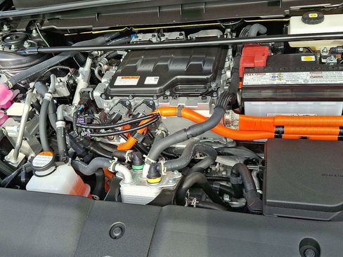 Used 2025 Lexus RZ 450e image 27