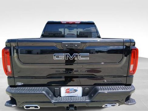 Certified 2026 GMC Sierra 1500 Denali Ultimate w/ LPO, Black Badging Package AWD/4WD image 27