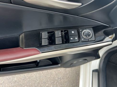 Used 2018 Lexus IS 300 image 3