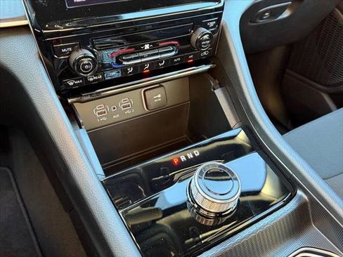 Certified 2025 Jeep Grand Cherokee Laredo image 15