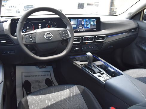 Used 2026 Nissan Sentra SV w/ SV Convenience Package FWD image 29