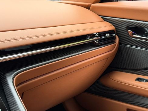 Used 2025 Aston Martin DB12 Coupe RWD image 34