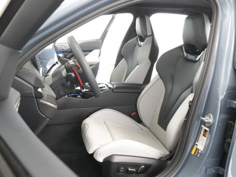 Used 2026 BMW M5 w/ Carbon Package image 41