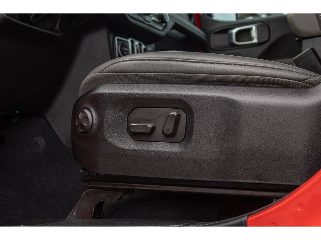 Used 2024 Jeep Gladiator Mojave AWD/4WD image 16