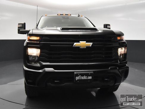 Used 2025 Chevrolet Silverado 2500 Custom w/ Z71 Off-Road Package AWD/4WD image 49