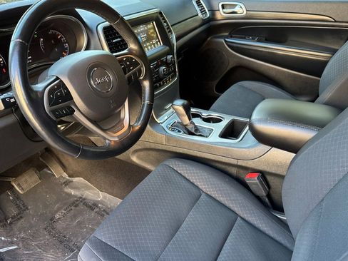 Used 2021 Jeep Grand Cherokee Laredo w/ Security & Convenience Group image 9