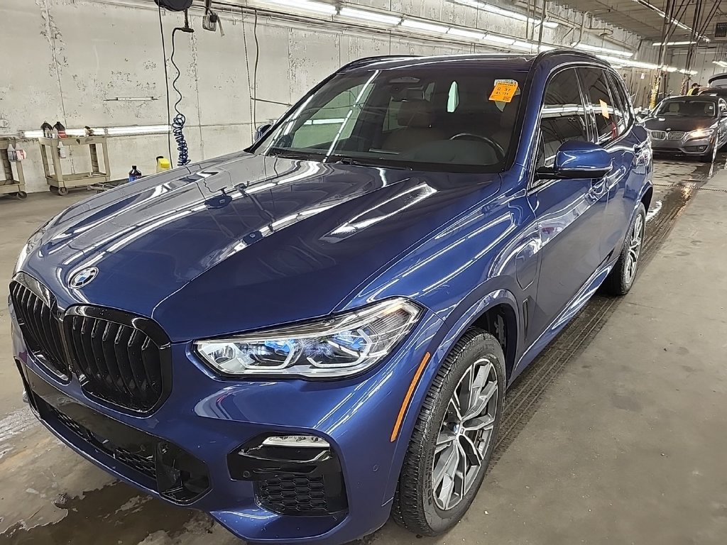 Used 2021 BMW X5 xDrive45e w/ M Sport Package AWD/4WD image 1