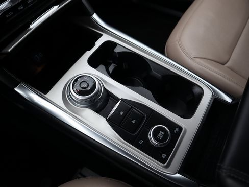 Used 2023 Ford Explorer Limited image 33