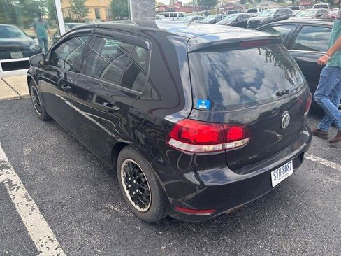 Used 2014 Volkswagen Golf 4-Door FWD image 3