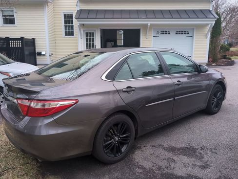 Used 2016 Toyota Camry SE w/ Protection Package (Q2) image 6