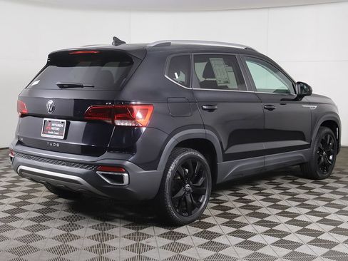 Used 2022 Volkswagen Taos SE FWD image 9