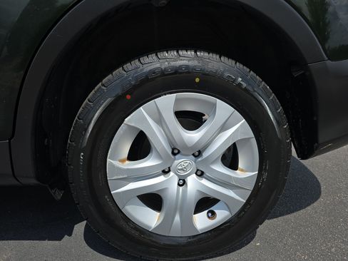 Used 2013 Toyota RAV4 LE FWD image 33