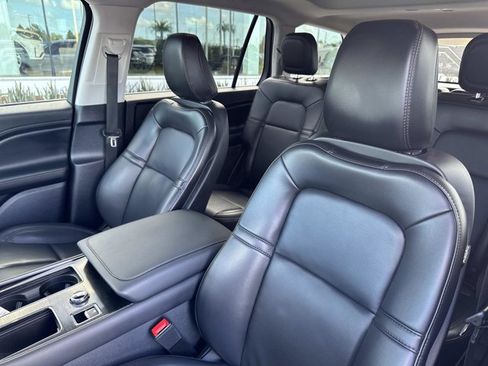 Certified 2025 Lincoln Aviator Premiere image 15
