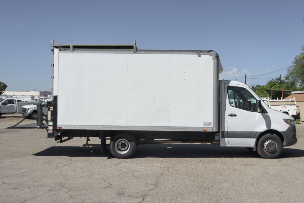 Used 2019 Freightliner Sprinter 3500 RWD image 14