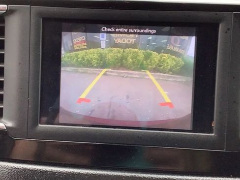 Used 2020 Chrysler Pacifica Touring-L image 25