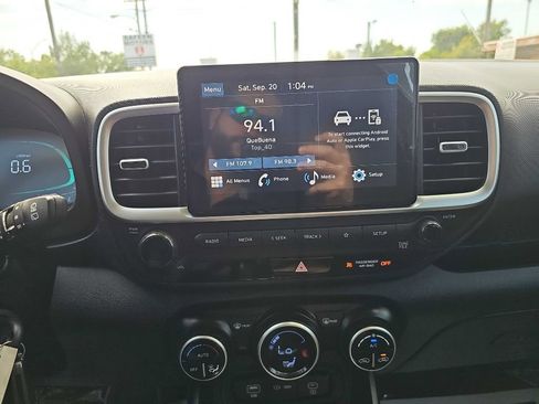 Used 2023 Hyundai Venue SEL image 27