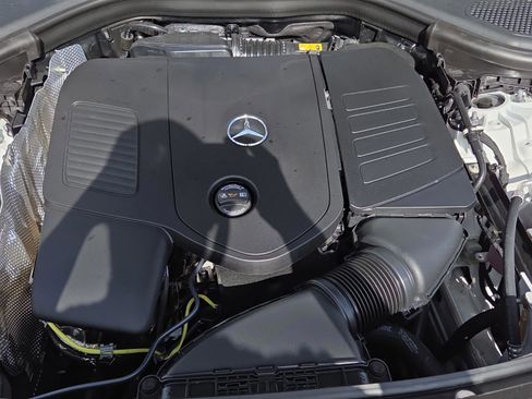 Certified 2025 Mercedes-Benz GLC 300 image 32